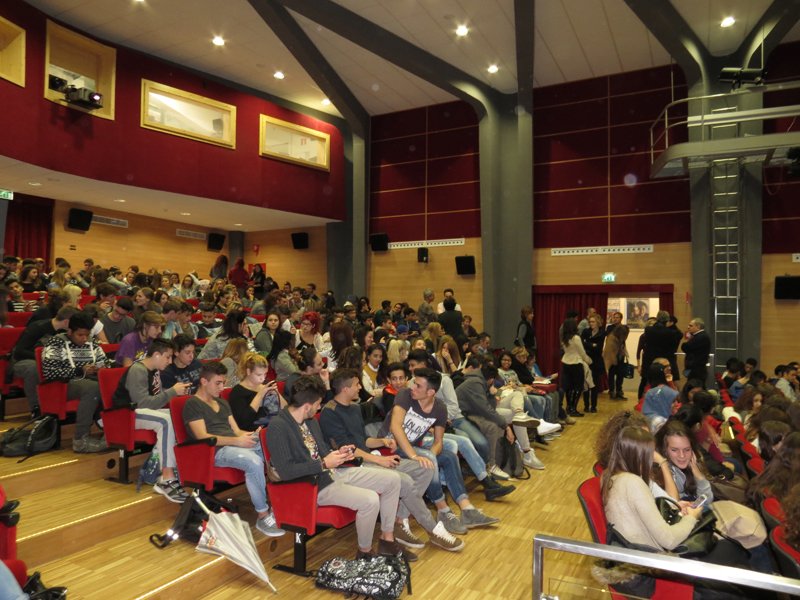 Bisio e Colombo al teatro Rainerum